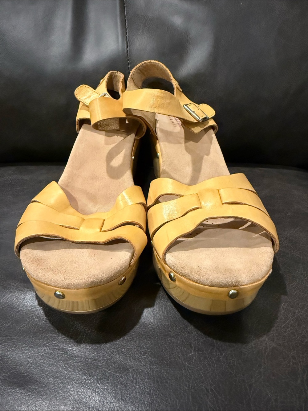 CLARKS Women's Ledella Trail Heeled Sandal